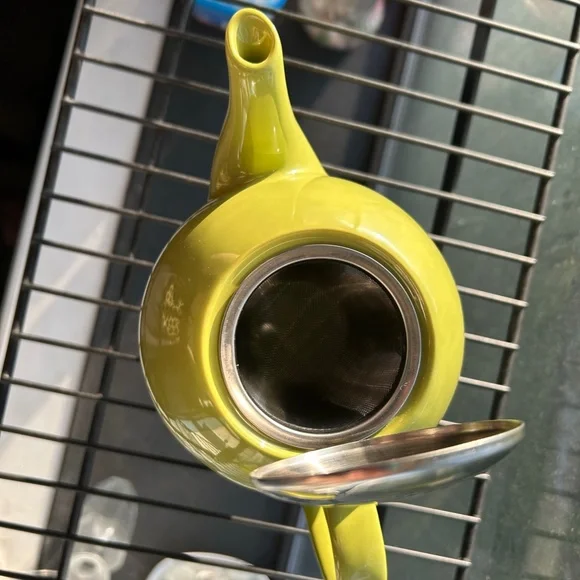 Certified International Tea Collection Lime Green Teapot w Infuser & Hinged Lid - Picture 9 of 9